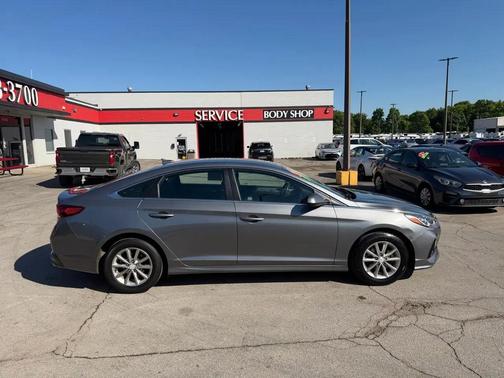Machine Gray 2018 Hyundai SONATA SE