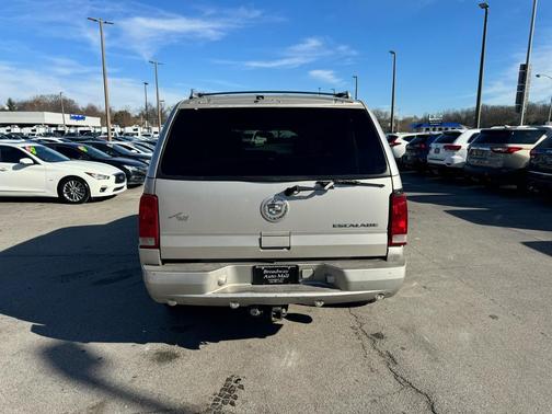 2004 Cadillac Escalade Base