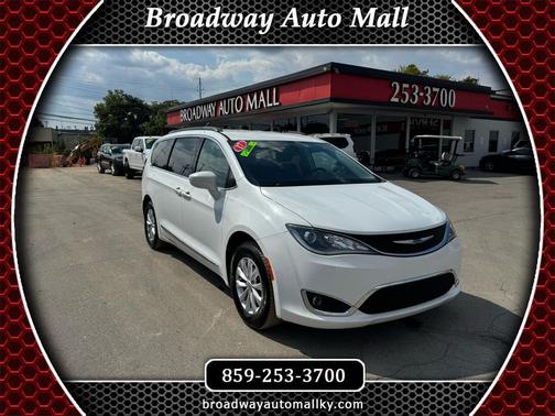 2017 Chrysler Pacifica Touring-L