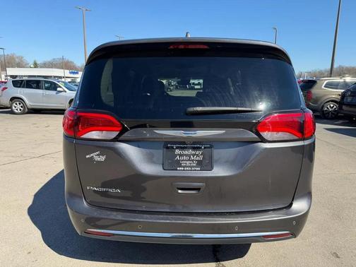 2018 Chrysler Pacifica Touring-L