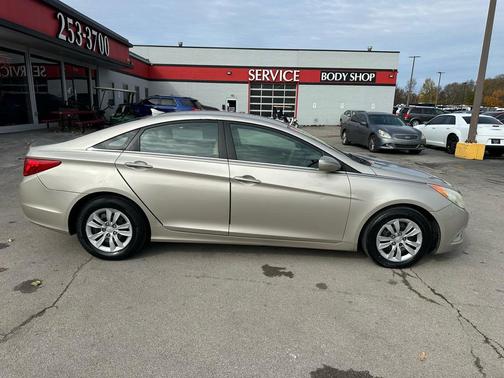 2011 Hyundai SONATA GLS