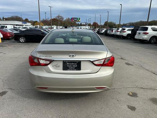 2011 Hyundai SONATA GLS