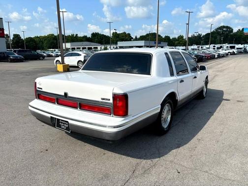 1997 Lincoln Town Car Signature