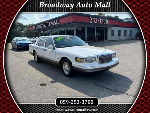 1997 Lincoln Town Car Signature