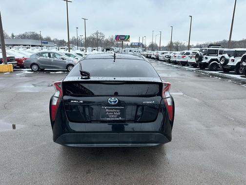 2017 Toyota Prius Three Touring