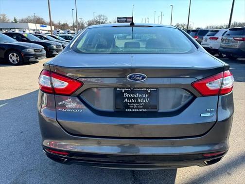2016 Ford Fusion SE