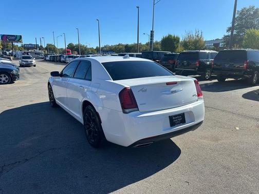2019 Chrysler 300 S