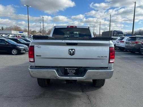 Bright Silver Metallic Clearcoat 2017 RAM 2500 SLT Crew Cab 4x4 6'4' Box