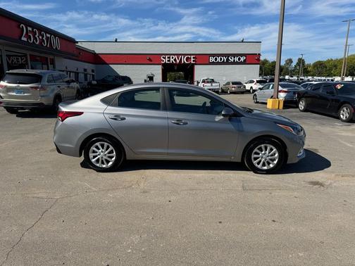 2022 Hyundai Accent SEL