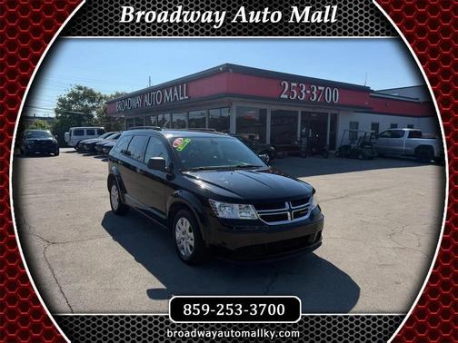Pitch Black Clearcoat 2019 Dodge Journey SE