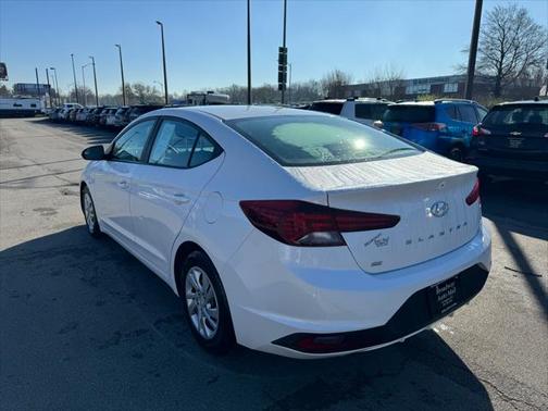 2019 Hyundai ELANTRA SE