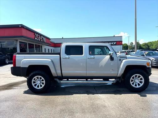 2009 Hummer H3T Luxury Edition