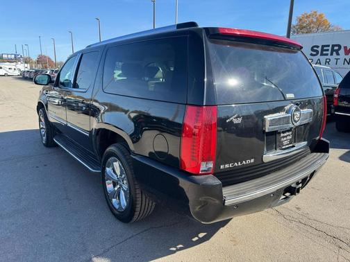 2007 Cadillac Escalade ESV Standard