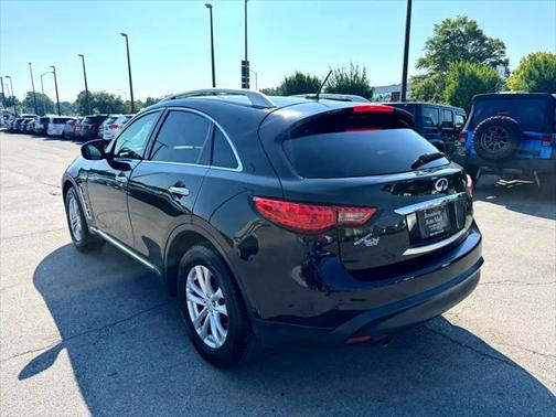 2016 INFINITI QX70 Base