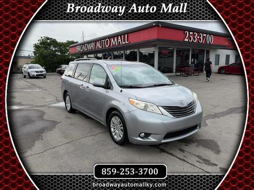 Silver Sky Metallic 2011 Toyota Sienna XLE