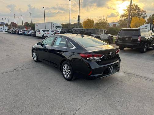 2019 Hyundai SONATA SE