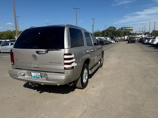 2005 Cadillac Escalade Base