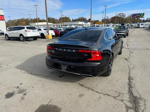 2017 Volvo S90 T6 Momentum