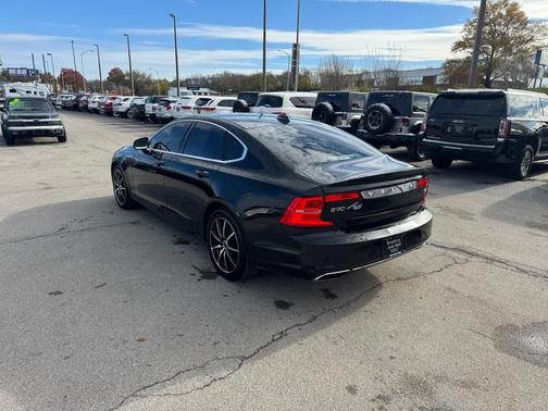 2017 Volvo S90 T6 Momentum