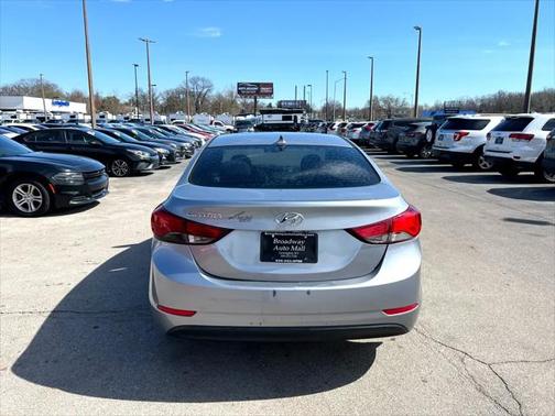 2015 Hyundai ELANTRA SE