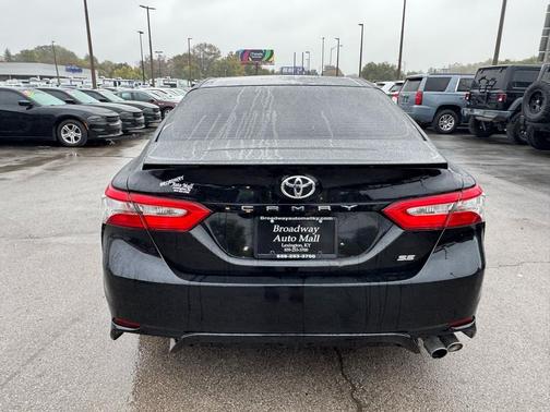 2018 Toyota Camry SE