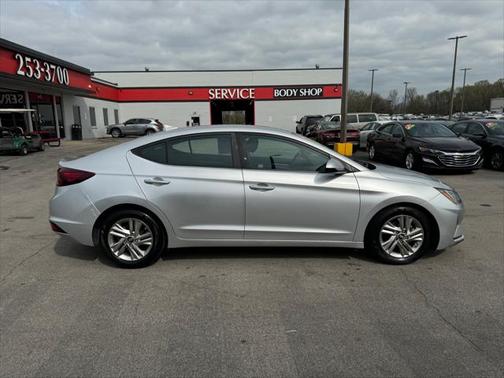2019 Hyundai ELANTRA SEL