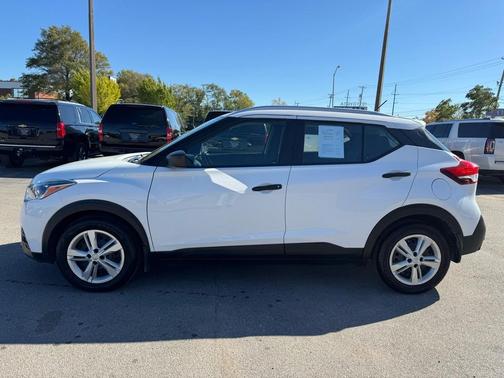 2019 Nissan Kicks S