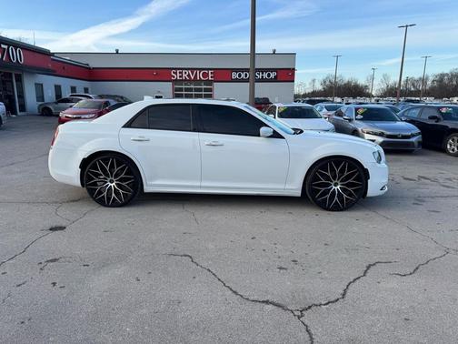 2018 Chrysler 300 S