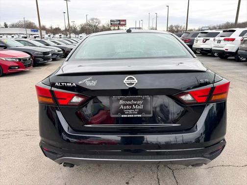 2021 Nissan Altima SR FWD