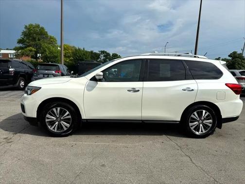 2017 Nissan Pathfinder SL