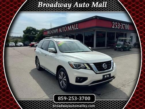 2017 Nissan Pathfinder SL