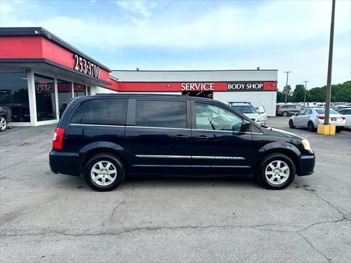 2011 Chrysler Town & Country Touring