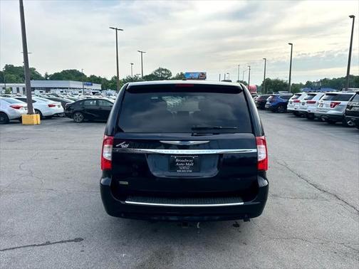 2011 Chrysler Town & Country Touring