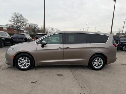 2017 Chrysler Pacifica LX