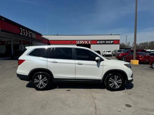 White Diamond Pearl 2017 Honda Pilot EX-L