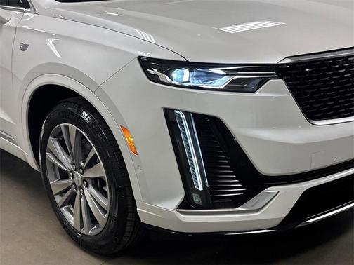 2025 Cadillac XT6 Premium Luxury FWD