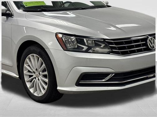 2017 Volkswagen Passat 1.8T SE
