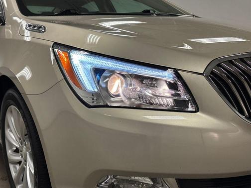 2016 Buick LaCrosse Base