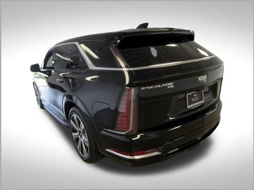 2025 Cadillac Escalade IQ Luxury