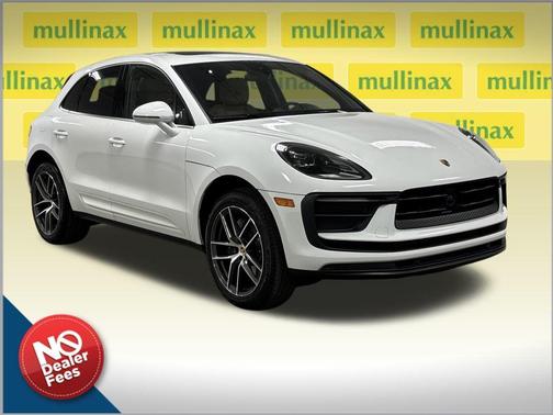 White 2024 Porsche Macan Base
