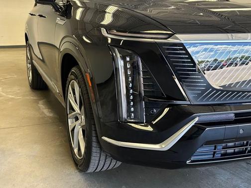 2026 Cadillac VISTIQ Luxury