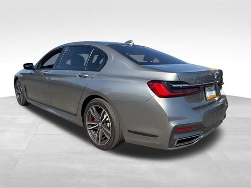 2021 BMW 750 i xDrive