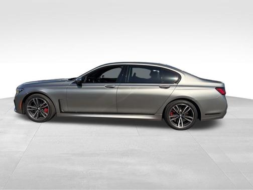 2021 BMW 750 i xDrive