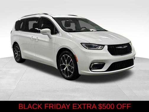 2022 Chrysler Pacifica Touring-L