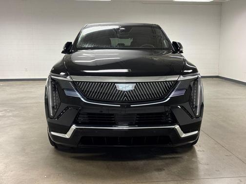 2025 Cadillac Escalade IQ Luxury 2