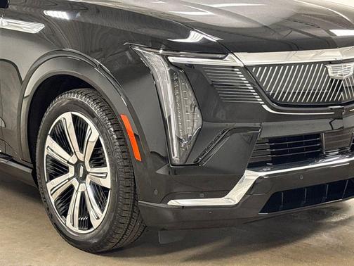 2025 Cadillac Escalade IQ Luxury 2