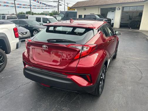 Maroon 2018 Toyota C-HR XLE FWD (Natl)