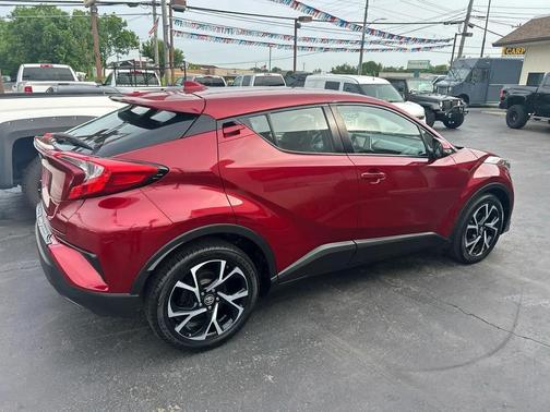 Maroon 2018 Toyota C-HR XLE FWD (Natl)