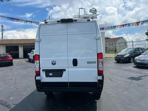 Bright White Clearcoat 2024 RAM ProMaster 2500 Tradesman