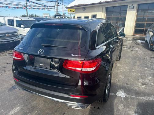 2017 Mercedes-Benz GLC 300 4MATIC